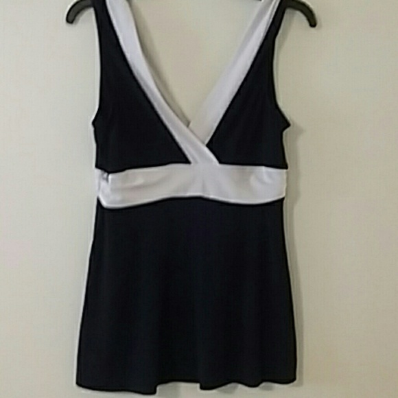 White House Black Market Top - Picture 2 of 5